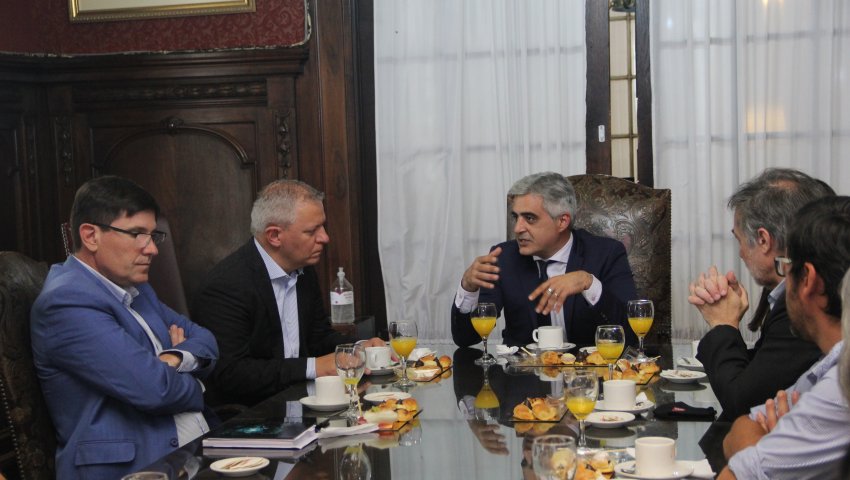 Reunión de los rectores de las Universidades Nacionales de Rosario y de Villa María, en Rectorado de la UNR.